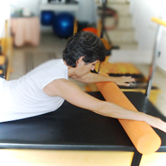 La autoliberación miofascial en un rodillo de espuma